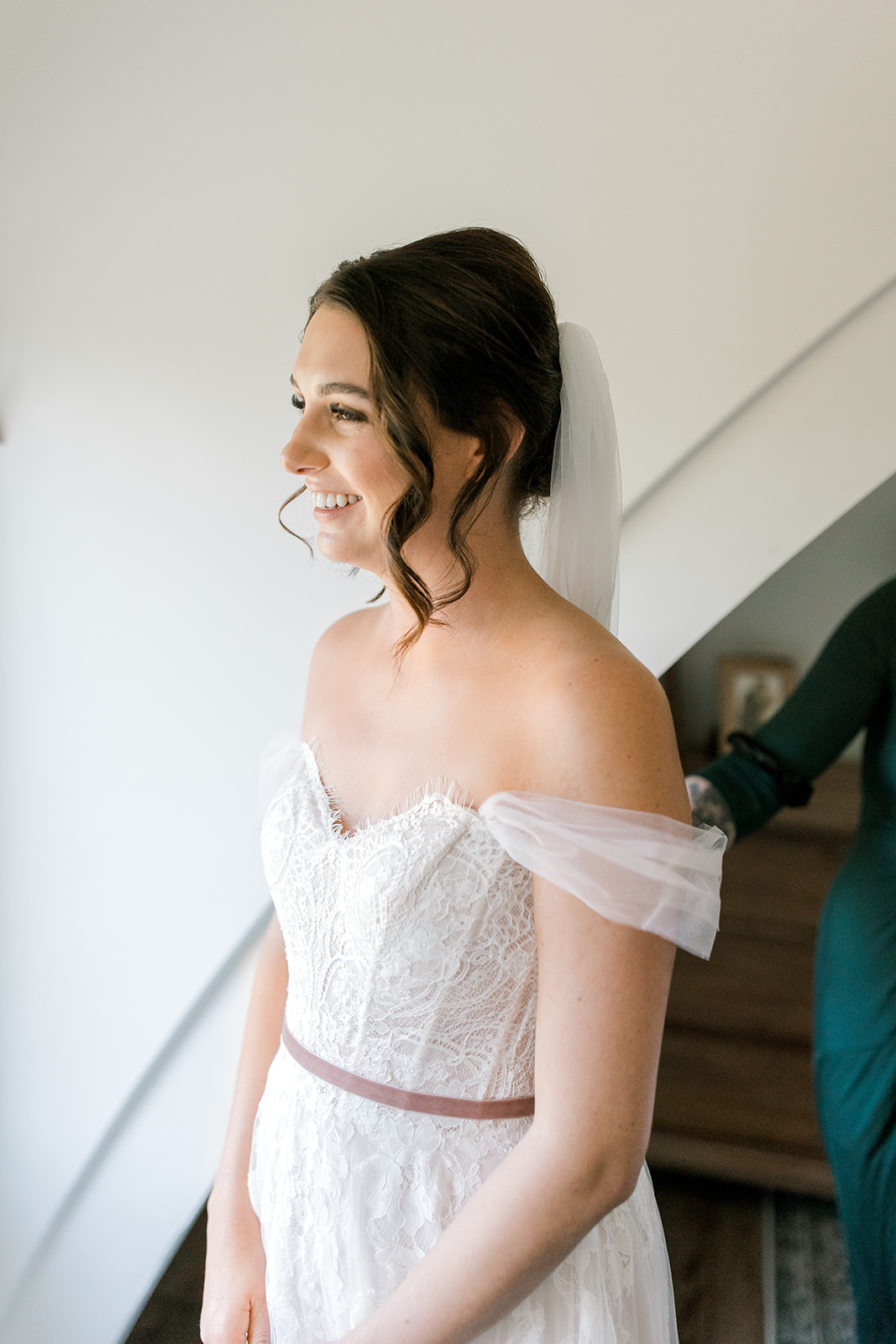 Bride gets ready with her best friend